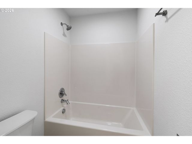 20915 FAWN Ct 44, West Linn, OR 97068