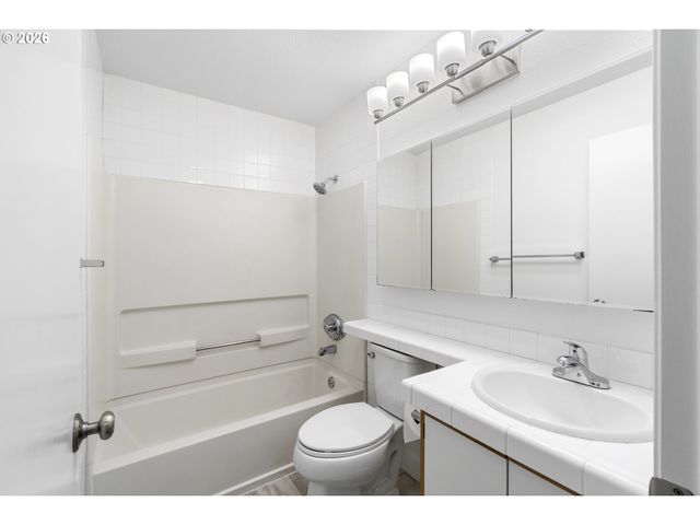 20915 FAWN Ct 44, West Linn, OR 97068