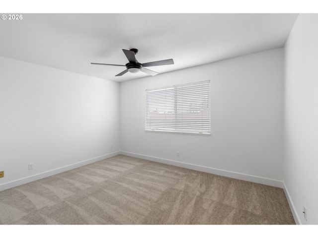 20915 FAWN Ct 44, West Linn, OR 97068
