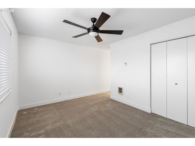 20915 FAWN Ct 44, West Linn, OR 97068