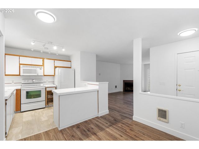 20915 FAWN Ct 44, West Linn, OR 97068