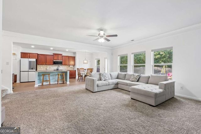708 Pineglen Drive, Acworth, GA 30102