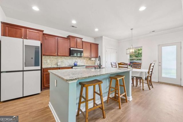 708 Pineglen Drive, Acworth, GA 30102