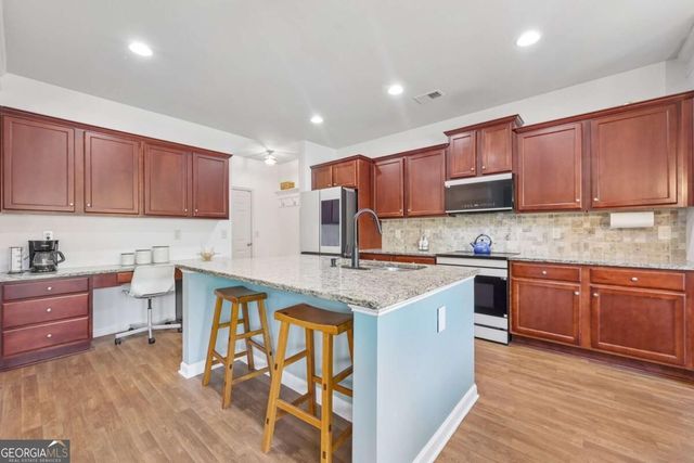 708 Pineglen Drive, Acworth, GA 30102