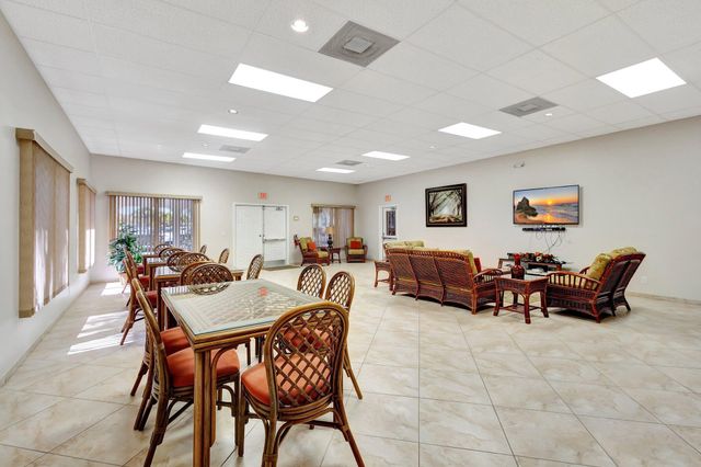 105 Paradise Harbour Boulevard 307, North Palm Beach, FL 33408