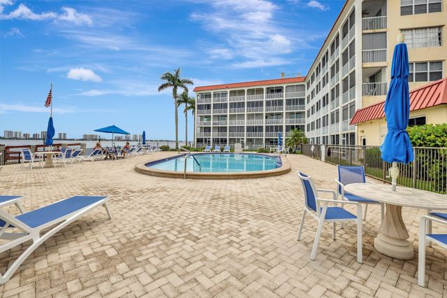 105 Paradise Harbour Boulevard 307, North Palm Beach, FL 33408