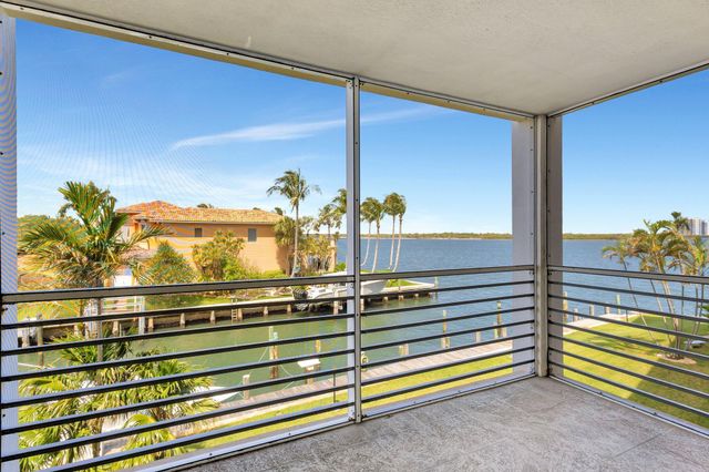 105 Paradise Harbour Boulevard 307, North Palm Beach, FL 33408