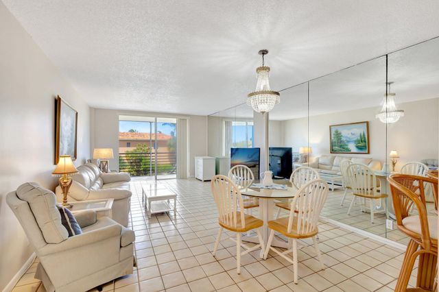 105 Paradise Harbour Boulevard 307, North Palm Beach, FL 33408