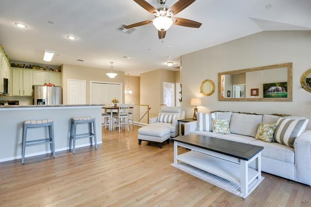 9201 Brodie LN 1501, Austin, TX 78748