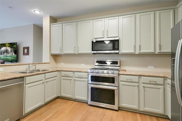 9201 Brodie LN 1501, Austin, TX 78748