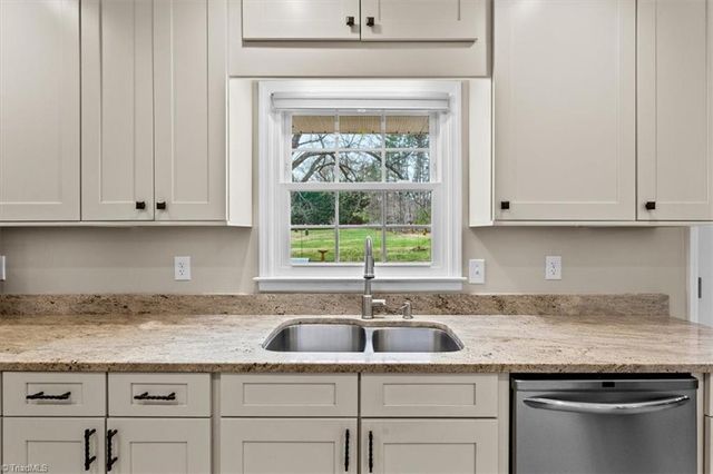 6909 Wooden Rail Lane, Summerfield, NC 27358