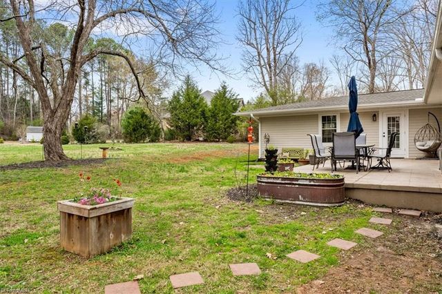 6909 Wooden Rail Lane, Summerfield, NC 27358