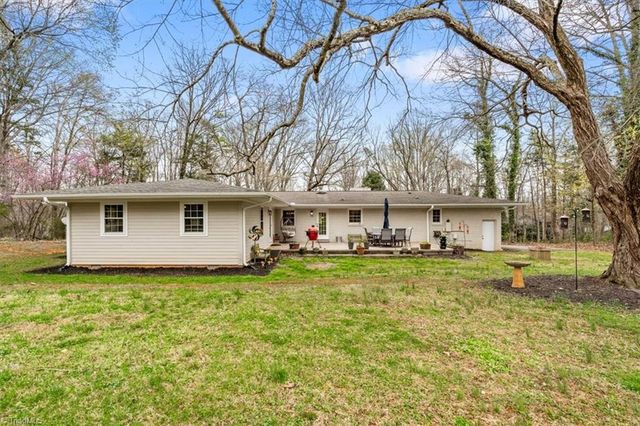 6909 Wooden Rail Lane, Summerfield, NC 27358