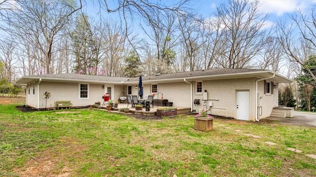 6909 Wooden Rail Lane, Summerfield, NC 27358