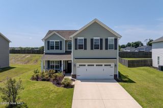 463 Avendale Drive, Rocky Point, NC 28457
