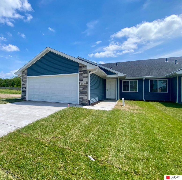 4810 S 1st Street, Lincoln, NE 68523