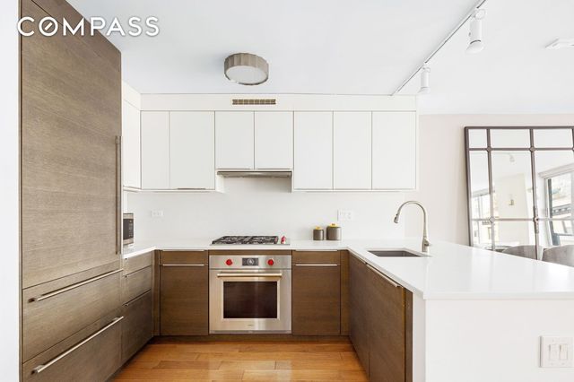 270 W 17th Street 11BC, New York City, NY 10011