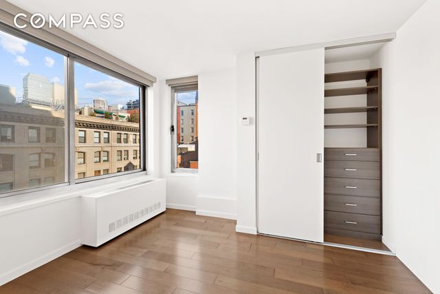 270 W 17th Street 11BC, New York City, NY 10011