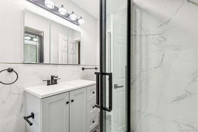 61 Harris Avenue, Hewlett, NY 11557