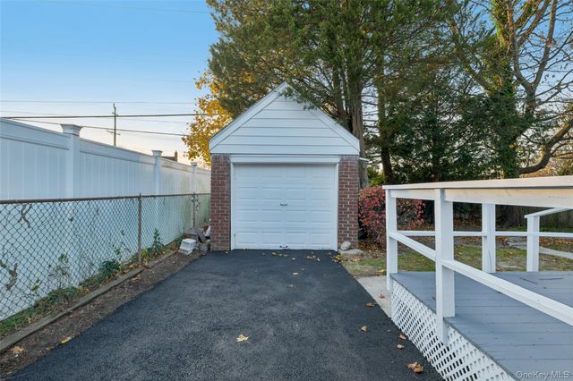 61 Harris Avenue, Hewlett, NY 11557