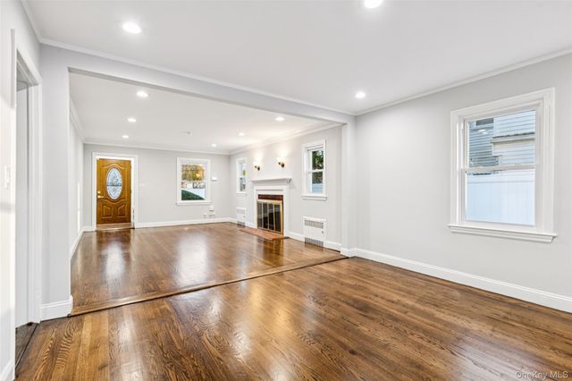 61 Harris Avenue, Hewlett, NY 11557