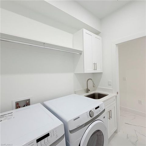 860 Kildare ST E, Lehigh Acres, FL 33974