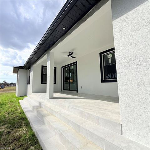 860 Kildare ST E, Lehigh Acres, FL 33974