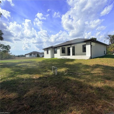 860 Kildare ST E, Lehigh Acres, FL 33974