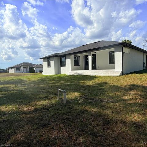860 Kildare ST E, Lehigh Acres, FL 33974