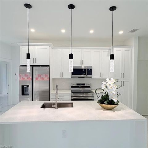 860 Kildare ST E, Lehigh Acres, FL 33974