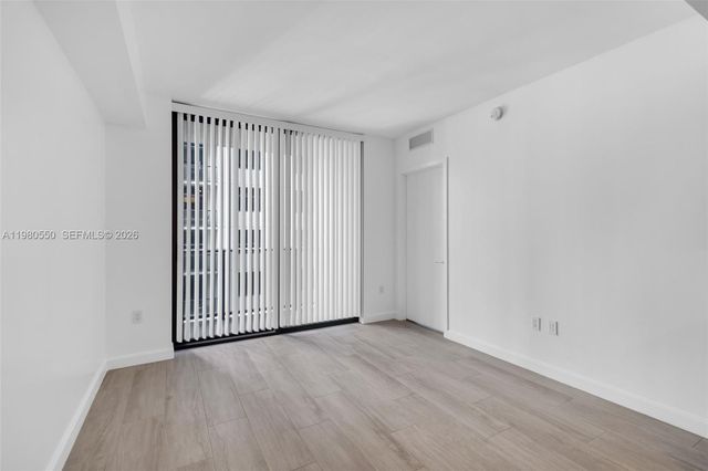 55 SW 9th St 1109, Miami, FL 33130