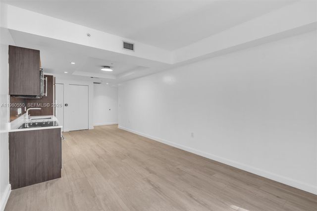 55 SW 9th St 1109, Miami, FL 33130