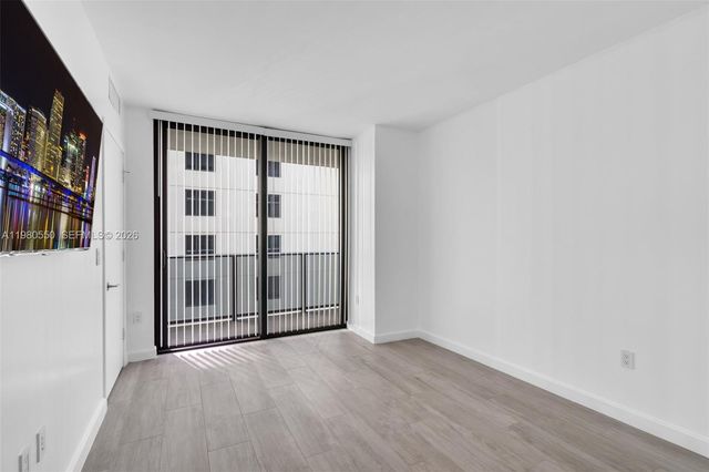 55 SW 9th St 1109, Miami, FL 33130