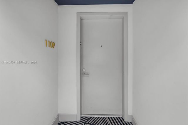 55 SW 9th St 1109, Miami, FL 33130