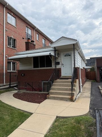 6576 N Northwest Highway, Chicago, IL 60631