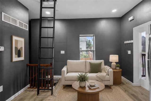 2413 SE 8th Street, Des Moines, IA 50315