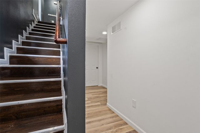 2413 SE 8th Street, Des Moines, IA 50315