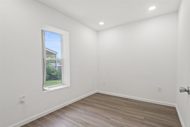 2413 SE 8th Street, Des Moines, IA 50315