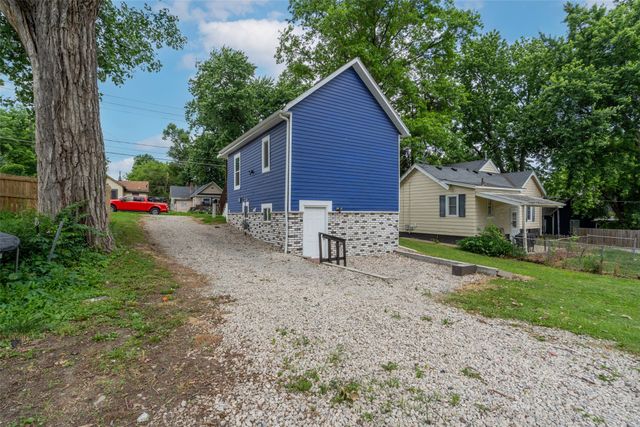 2413 SE 8th Street, Des Moines, IA 50315