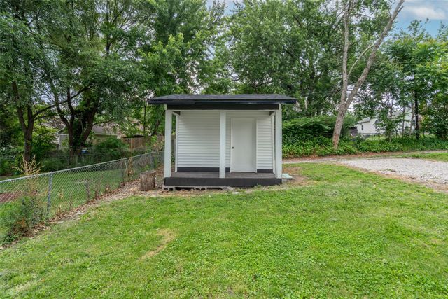 2413 SE 8th Street, Des Moines, IA 50315