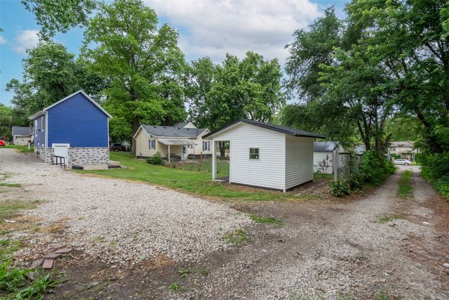 2413 SE 8th Street, Des Moines, IA 50315