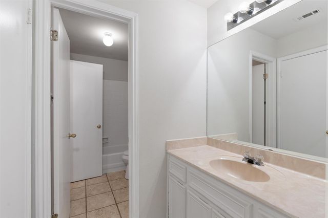 3925 Newland DR, Round Rock, TX 78681