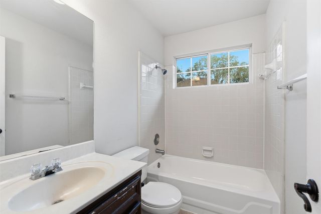 3925 Newland DR, Round Rock, TX 78681