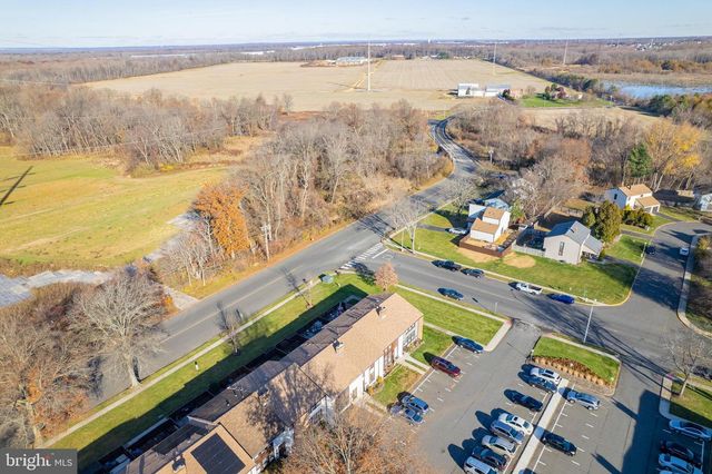 49 TWIN RIVERS DR N, East Windsor, NJ 08520