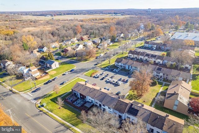 49 TWIN RIVERS DR N, East Windsor, NJ 08520