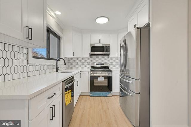 49 TWIN RIVERS DR N, East Windsor, NJ 08520