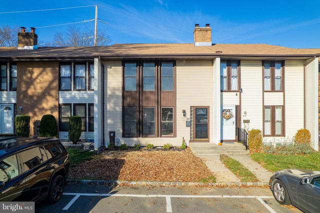 49 TWIN RIVERS DR N, East Windsor, NJ 08520