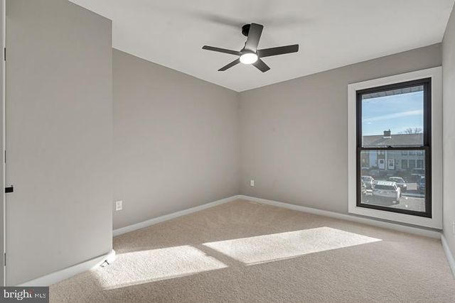 49 TWIN RIVERS DR N, East Windsor, NJ 08520