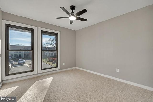 49 TWIN RIVERS DR N, East Windsor, NJ 08520