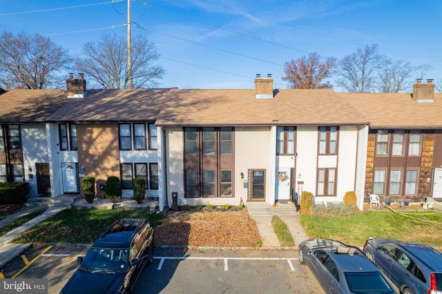 49 TWIN RIVERS DR N, East Windsor, NJ 08520